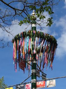 Maibaum-Kranz